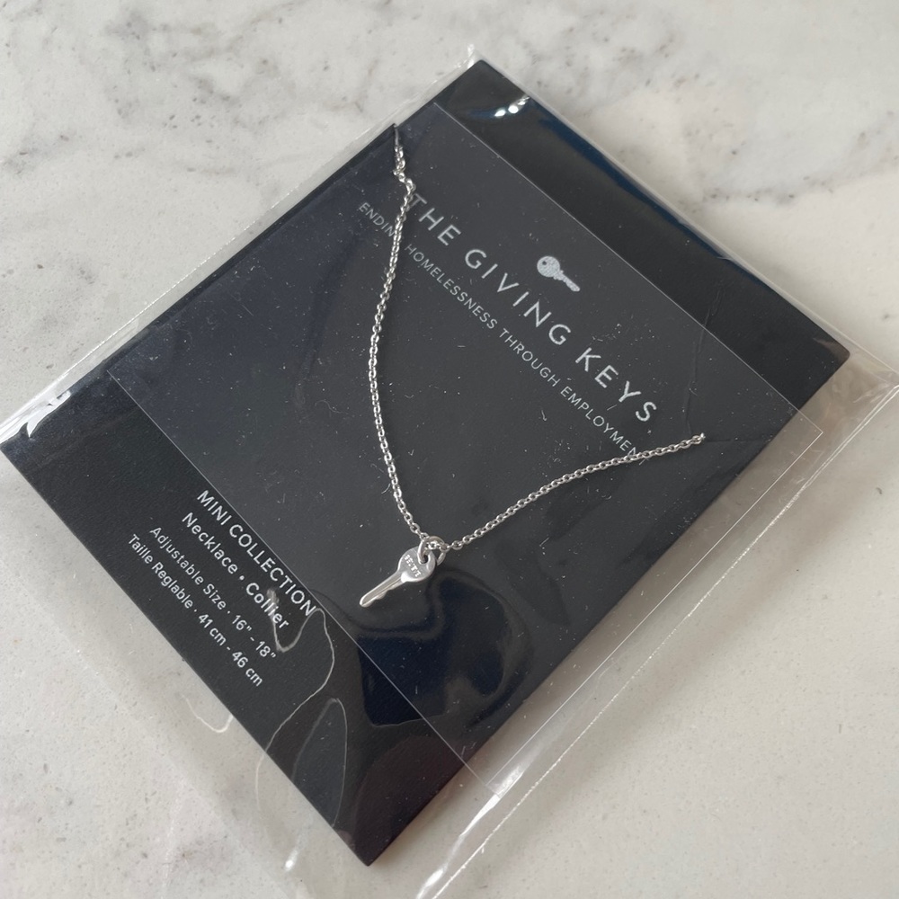 BNWT Giving Key Mini Necklace Adjustable 16-18”